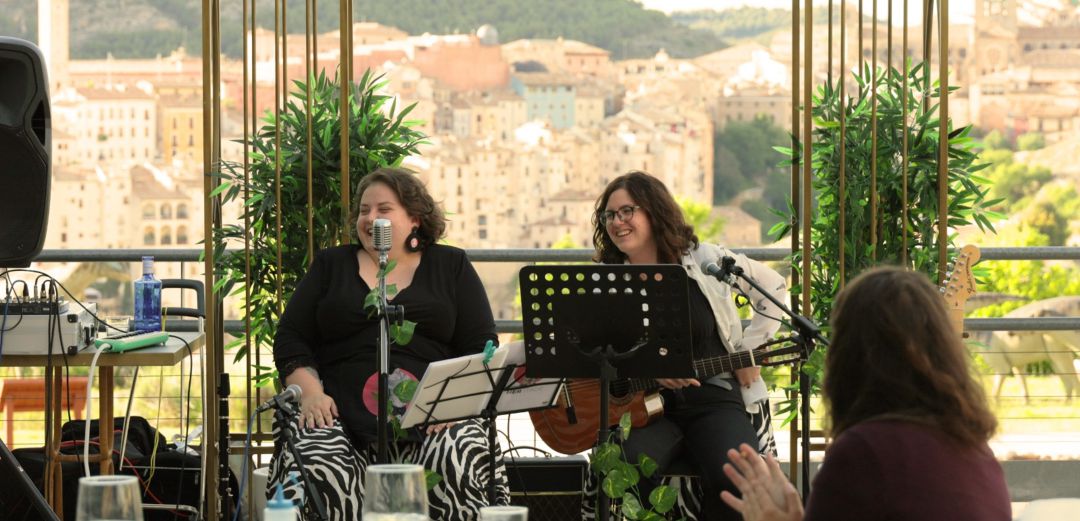 Elena Martínez y Marta Aparicio Elena Martínez y Marta Aparicio