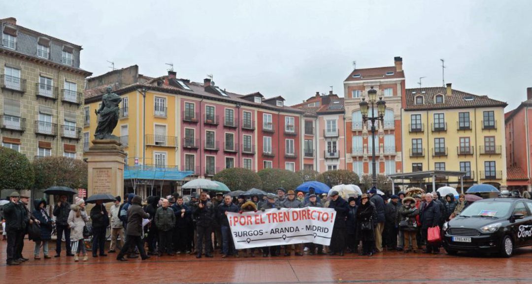 Una de las concentraciones para pedir la reapertura del Directo en Burgos Una de las concentraciones para pedir la reapertura del Directo en Burgos