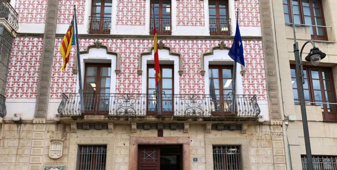 Fachada del Ajuntament de Crevillent Fachada del Ajuntament de Crevillent