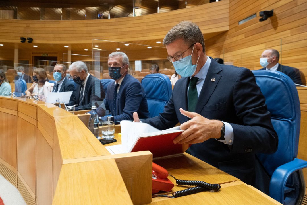 El presidente de la Xunta, Alberto Núñez Feijóo, en la sesión de control del Parlamento gallego. El presidente de la Xunta, Alberto Núñez Feijóo, en la sesión de control del Parlamento gallego.