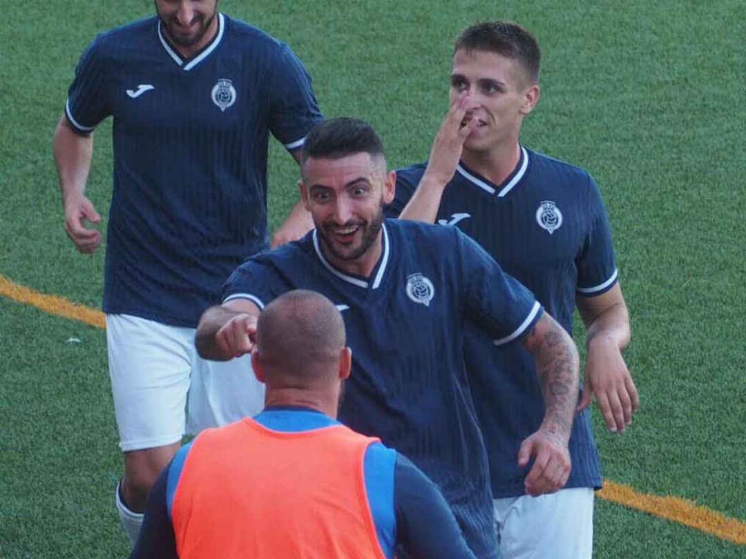 Francesc Vidal celebra el gol con su compañero Guerrero Francesc Vidal celebra el gol con su compañero Guerrero