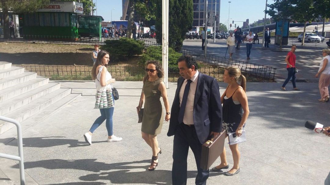 Noelia de Mingo llegando a los juzgados de Plaza de Castilla en una imagen de archivo. Noelia de Mingo llegando a los juzgados de Plaza de Castilla en una imagen de archivo.