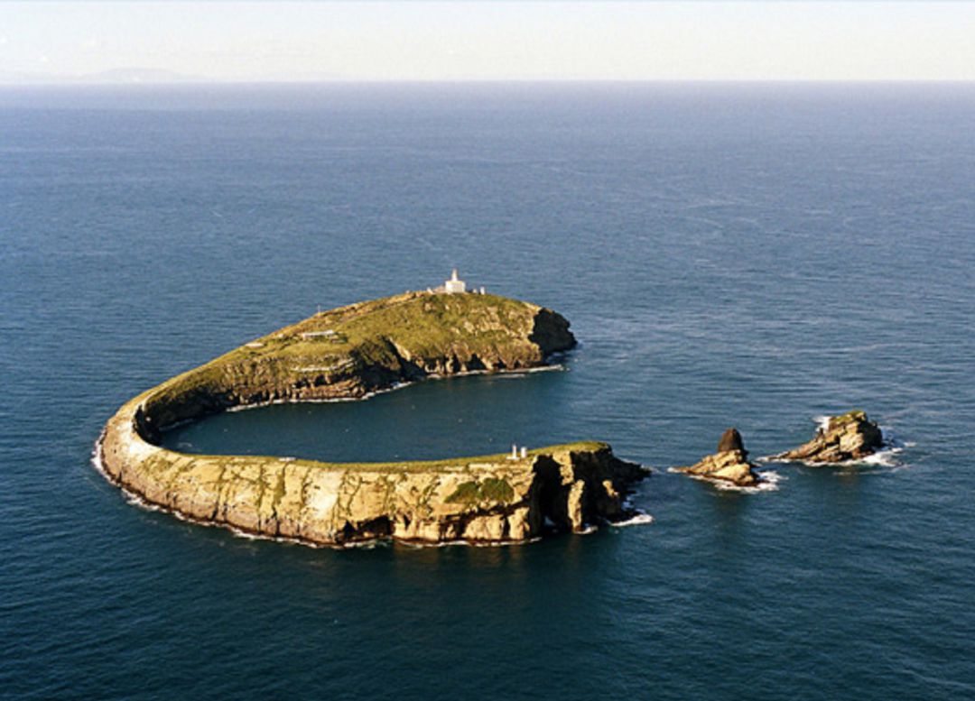 Las islas Columbretes son un ejemplo de la gran actividad geológica de la Comunitat Valenciana. Las islas Columbretes son un ejemplo de la gran actividad geológica de la Comunitat Valenciana.