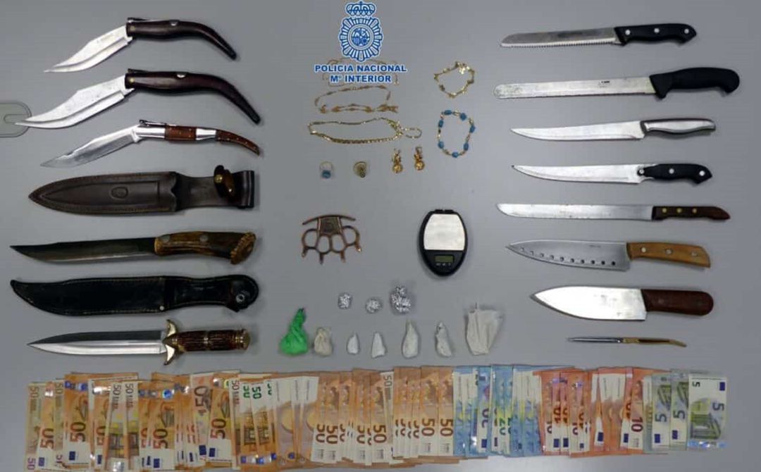 Material decomisado por la actuación llevada a cabo en Andújar y Linares por la Policía Nacional. Material decomisado por la actuación llevada a cabo en Andújar y Linares por la Policía Nacional.