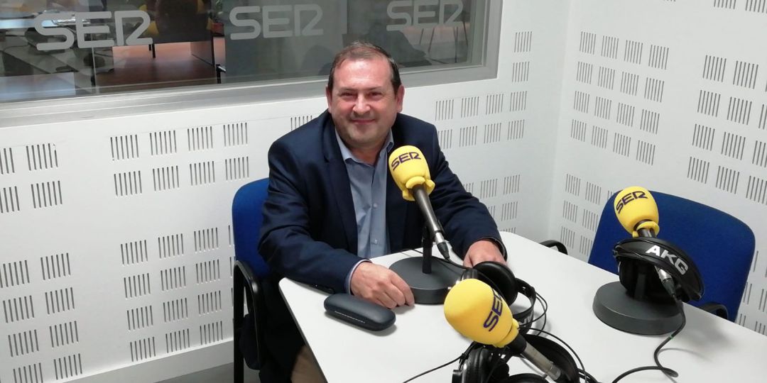 Adolfo Muñiz, en Radio Puertollano Cadena SER Adolfo Muñiz, en Radio Puertollano Cadena SER