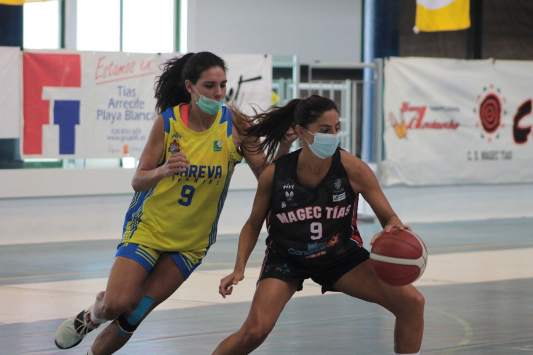 Una de las jugadas del partido. Una de las jugadas del partido.
