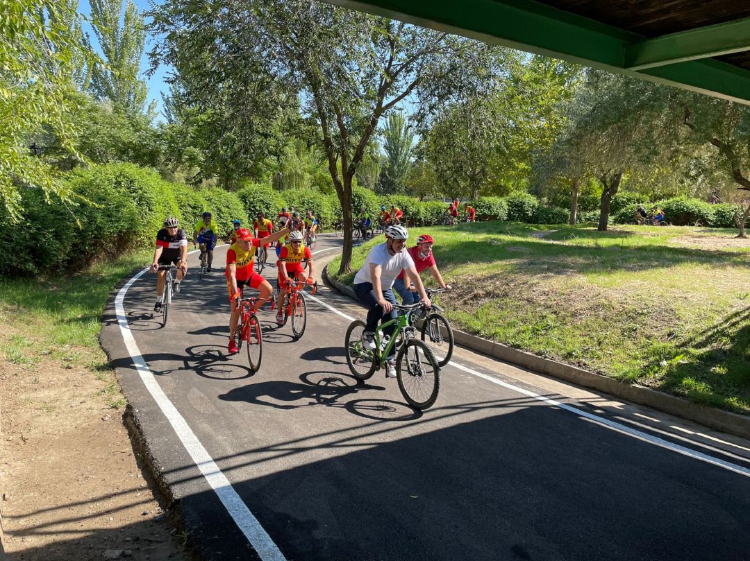 La pista de velocidad del Complejo Ciclista de Parla ha visto renovado su firme. La pista de velocidad del Complejo Ciclista de Parla ha visto renovado su firme.