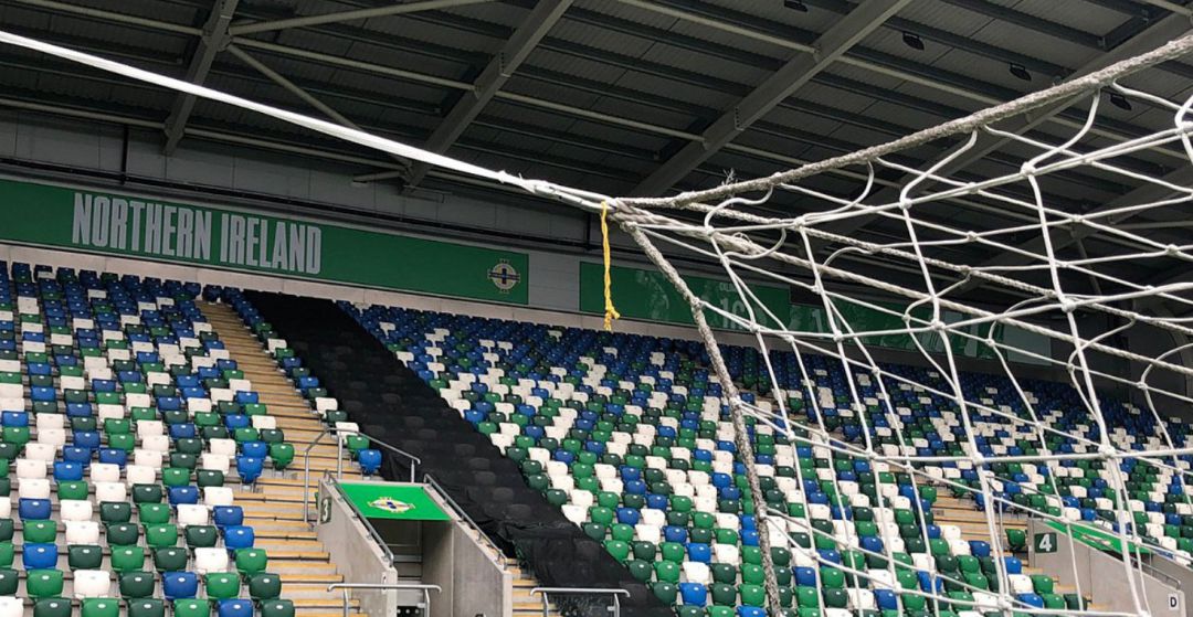 El cordón colocado por un aficionado del Villarreal en el Estadio de Belfast El cordón colocado por un aficionado del Villarreal en el Estadio de Belfast
