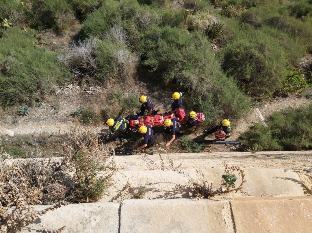 El SPEIS rescata a un hombre que se había precipitado en una zona de difícil acceso del Castillo de Santa Bárbara El SPEIS rescata a un hombre que se había precipitado en una zona de difícil acceso del Castillo de Santa Bárbara