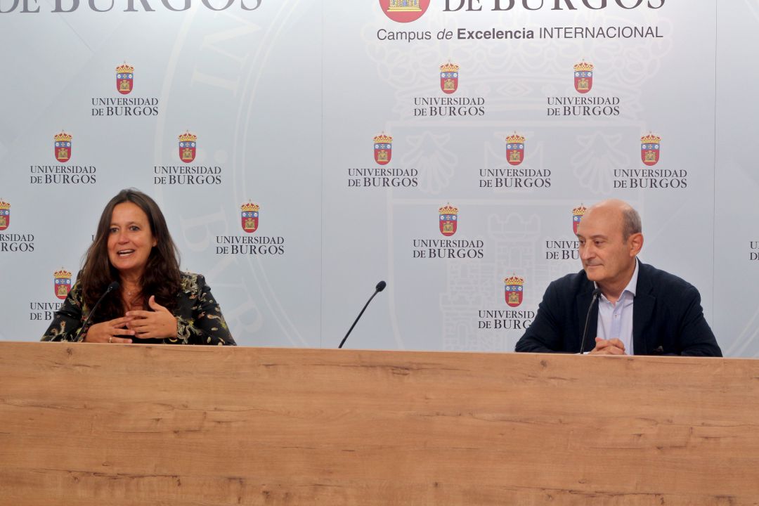 María Martinón-Torres y Rordi Rovira, en la presentación de la Noche de los Investigadores María Martinón-Torres y Rordi Rovira, en la presentación de la Noche de los Investigadores