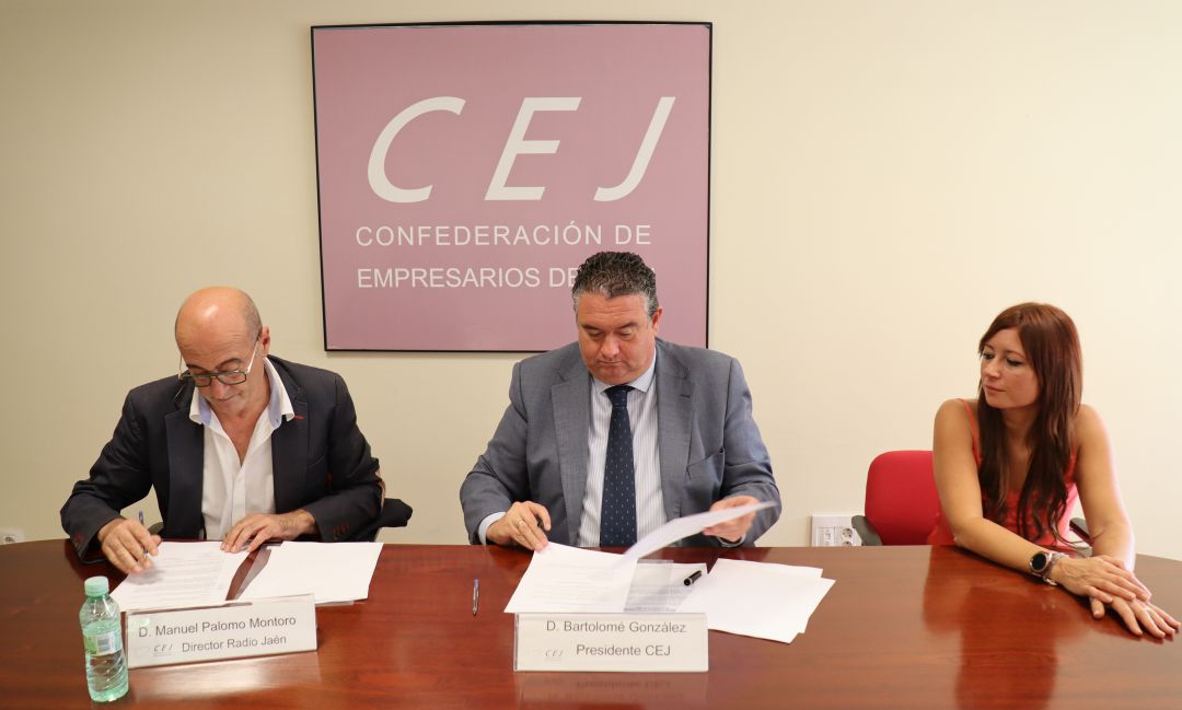 Manuel Palomo, director de Radio Jaén Cadena SER; Bartolomé González, el nuevo presidente de la CEJ; Y Ana González, asesora de publicidad en Radio Jaén Manuel Palomo, director de Radio Jaén Cadena SER; Bartolomé González, el nuevo presidente de la CEJ; Y Ana González, asesora de publicidad en Radio Jaén