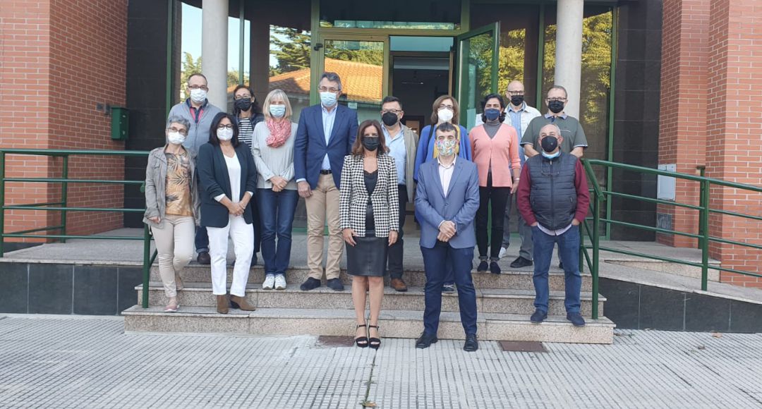 La consejera de empleo se reunía este martes con los trabajadores de Inbitec La consejera de empleo se reunía este martes con los trabajadores de Inbitec