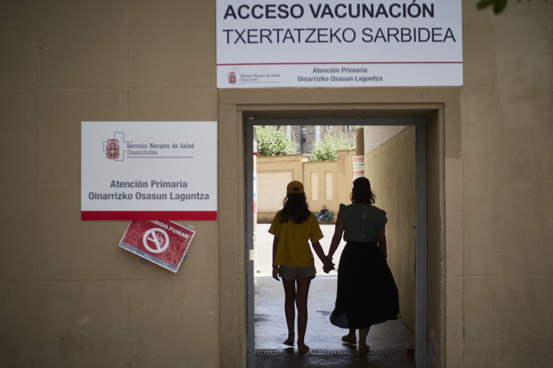 Entrada del punto de vacunación contra la Covid en el antiguo colegio de Maristas, en Pamplona Entrada del punto de vacunación contra la Covid en el antiguo colegio de Maristas, en Pamplona