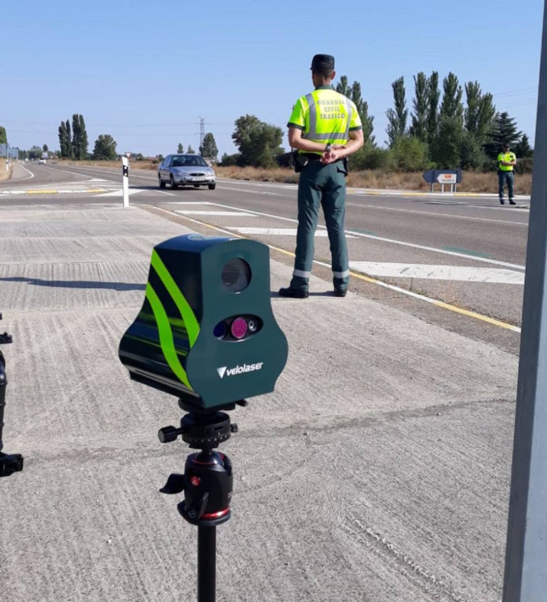 Cazado por la Guardia Civil en Abades a 198 Km por hora Cazado por la Guardia Civil en Abades a 198 Km por hora