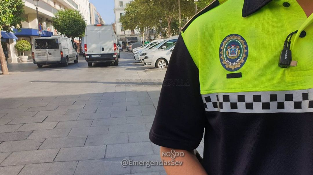 Imagen de un agente de la Policía local Imagen de un agente de la Policía local