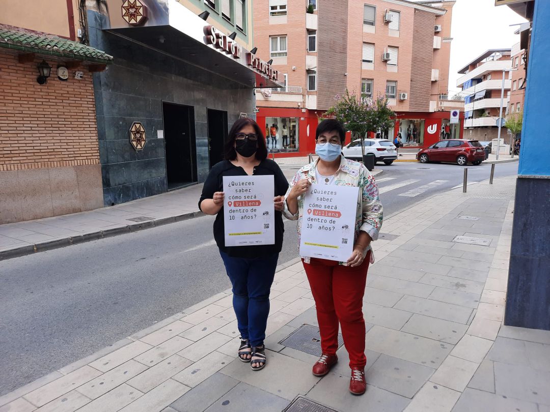 La Presidenta de la Asociación y la concejala de comercio La Presidenta de la Asociación y la concejala de comercio