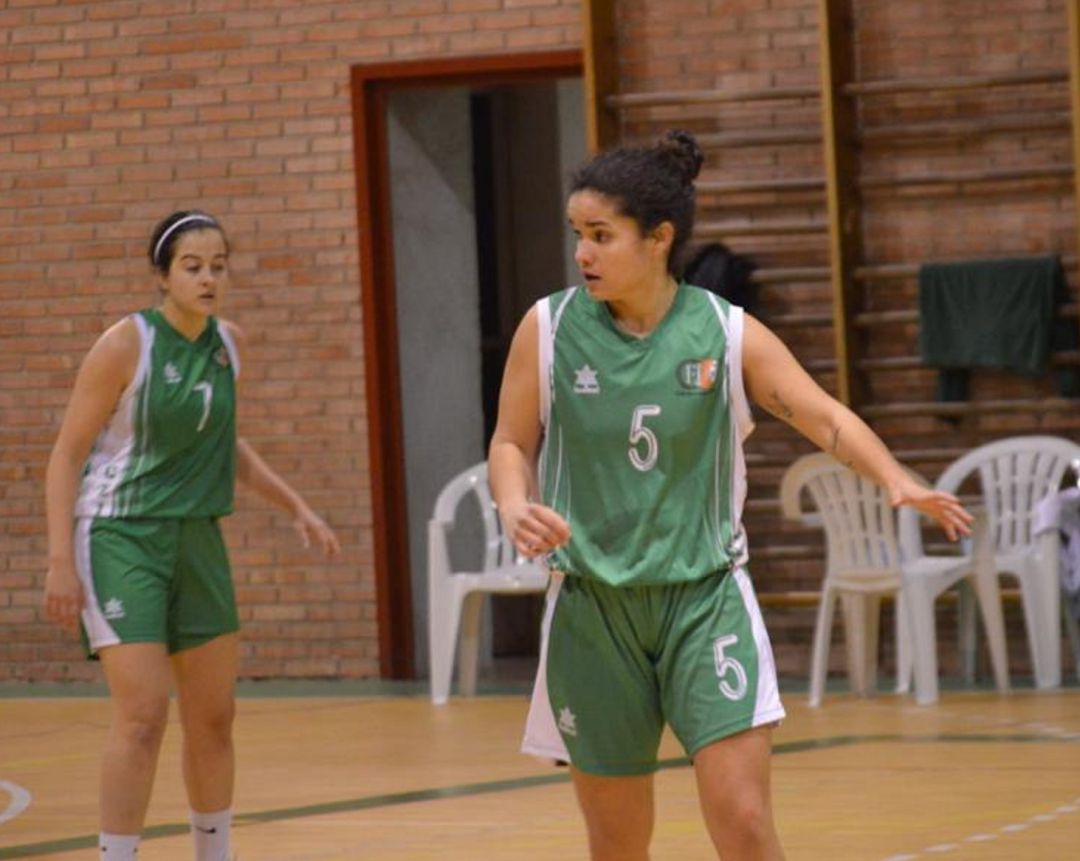 Grimi juega a baloncesto y estudia en Toledo, desde donde sigue la actualidad del volcán de Canarias Grimi juega a baloncesto y estudia en Toledo, desde donde sigue la actualidad del volcán de Canarias
