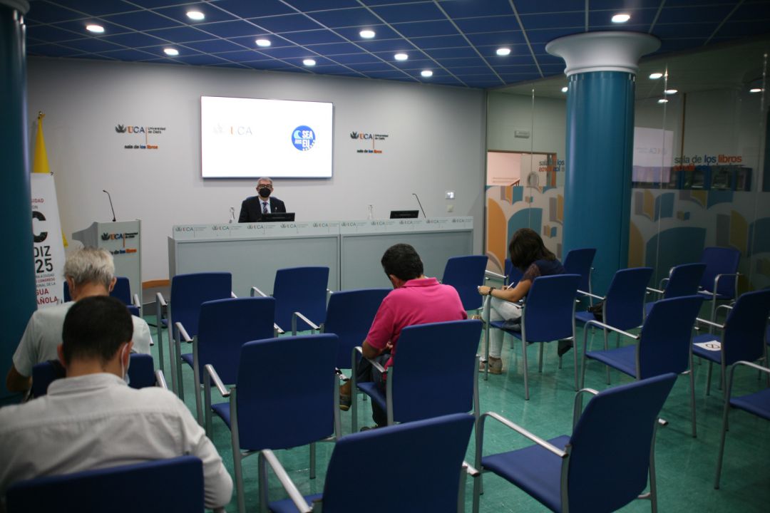 Un momento de la presentación. Un momento de la presentación.