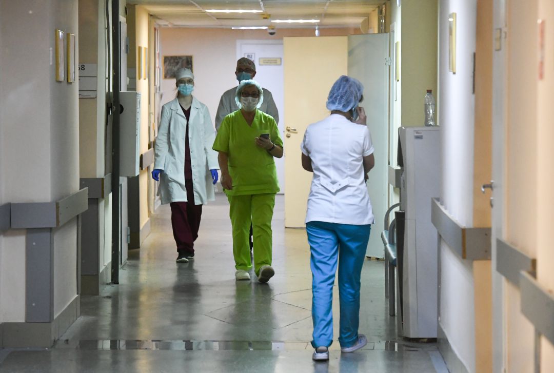 La tasa de contagio sigue bajando en la provincia de Jaén, lo que repercute de forma directa en una situación algo más relajada en los hospitales jiennenses La tasa de contagio sigue bajando en la provincia de Jaén, lo que repercute de forma directa en una situación algo más relajada en los hospitales jiennenses