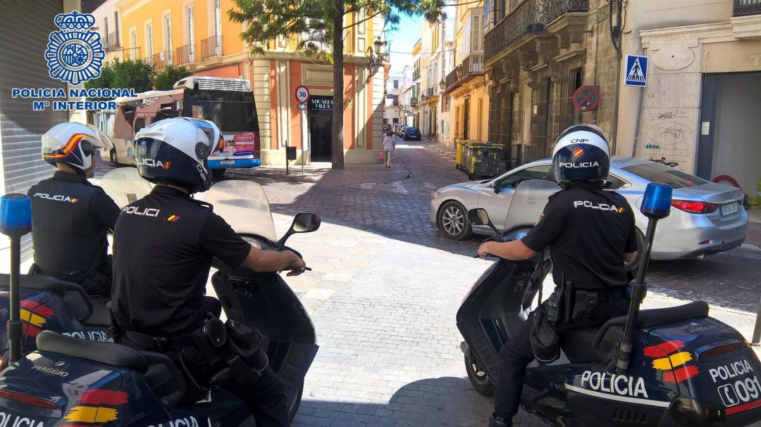 Tres agentes patrullando por el centro de Jerez Tres agentes patrullando por el centro de Jerez