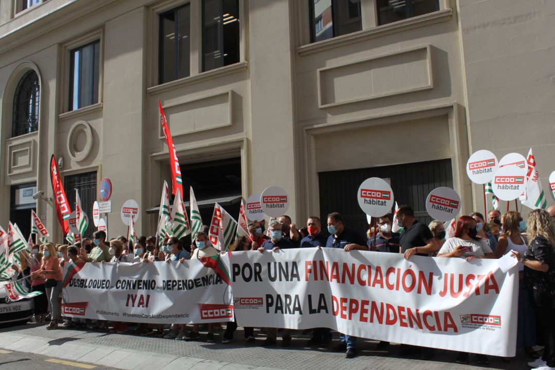 La organización sindical mantiene un calendario de movilizaciones para exigir a la patronal el desbloqueo del convenio laboral, que afecta en la provincia a 12.000 trabajadoras La organización sindical mantiene un calendario de movilizaciones para exigir a la patronal el desbloqueo del convenio laboral, que afecta en la provincia a 12.000 trabajadoras