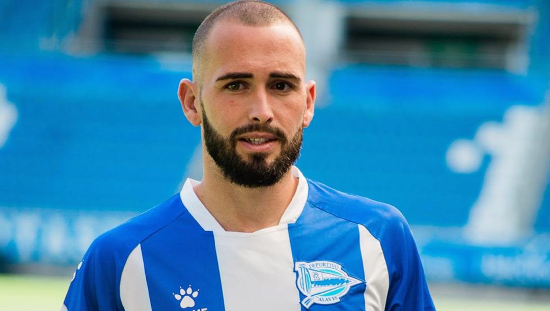 Aleix Vidal, con la camiseta albiazul, no podrá jugar hoy. Aleix Vidal, con la camiseta albiazul, no podrá jugar hoy.