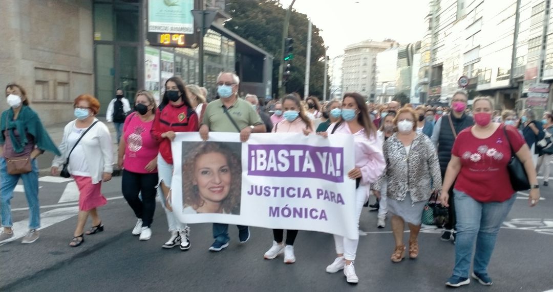 Manifestación en solidaridad con la familia de Mónica Marcos Manifestación en solidaridad con la familia de Mónica Marcos