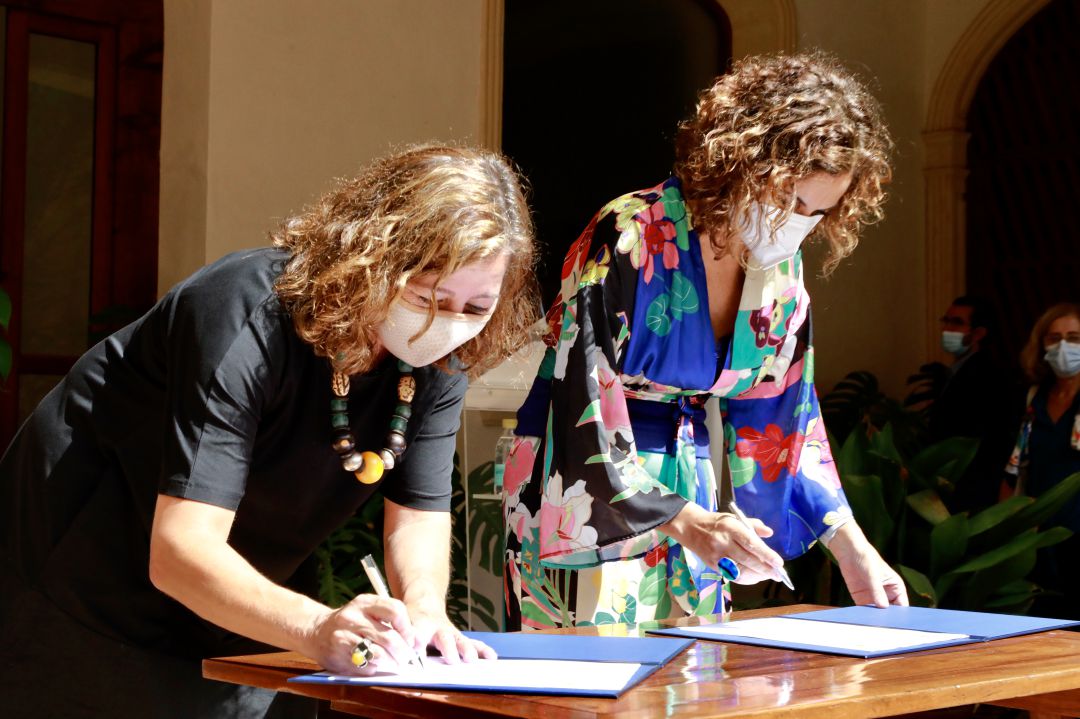 La presidenta Armengol con la ministra de Hacienda, María Jesús Montero La presidenta Armengol con la ministra de Hacienda, María Jesús Montero