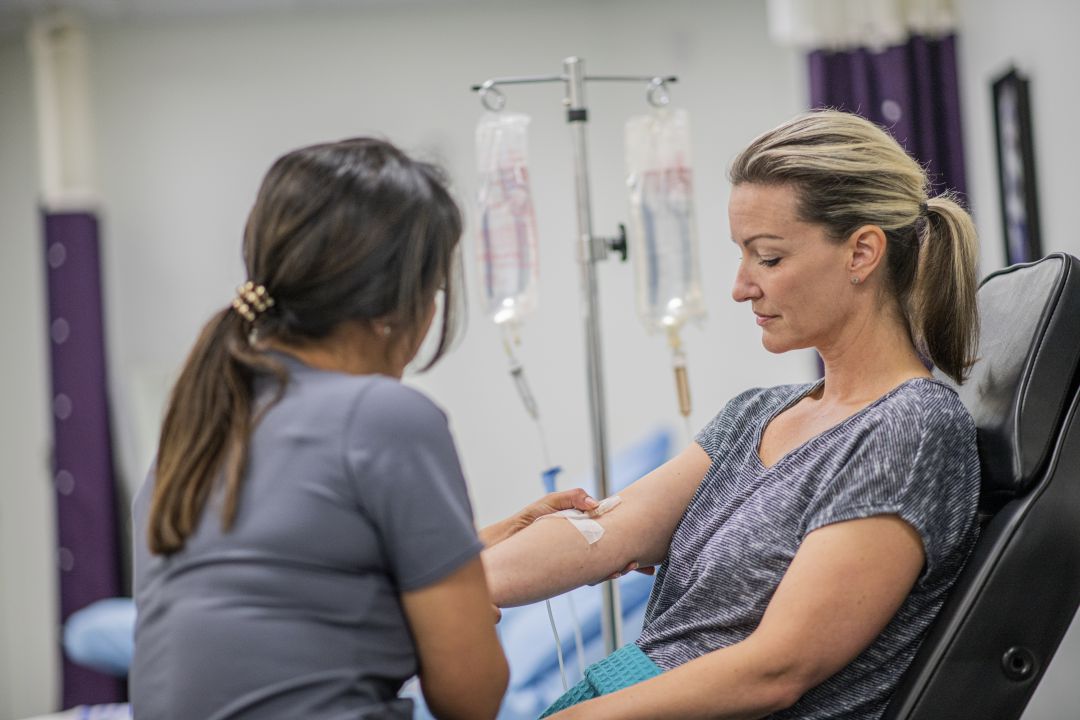 La combinación de dos medicamentos y la quimioterapia mejora el tratamiento del cáncer de páncreas metastásico, según un ensayo clínico. La combinación de dos medicamentos y la quimioterapia mejora el tratamiento del cáncer de páncreas metastásico, según un ensayo clínico.