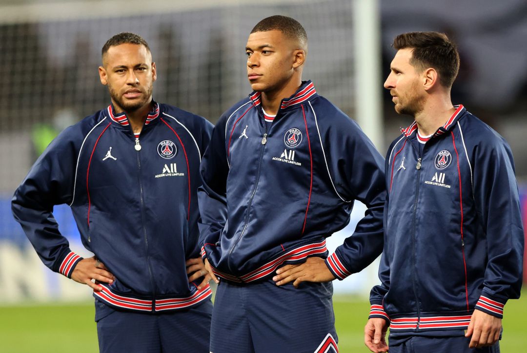 Messi, Neymar y Mbappé en la previa del partido de Champions League Messi, Neymar y Mbappé en la previa del partido de Champions League