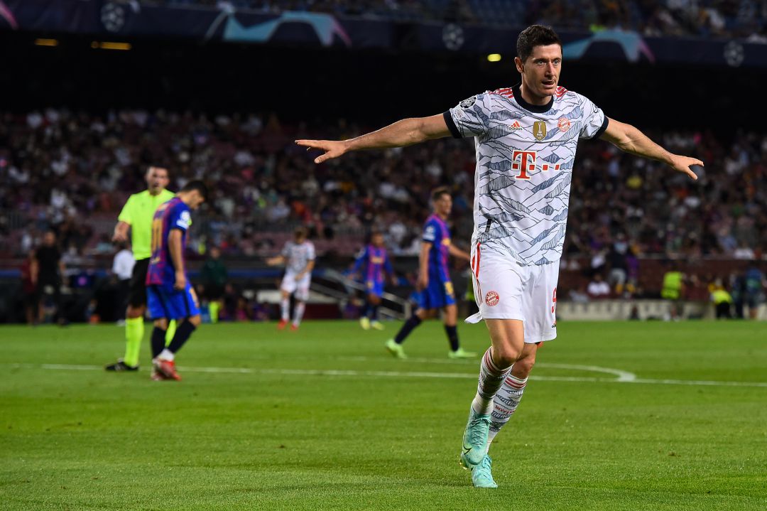 Lewandowski celebra uno de sus goles en el partido de Champions League contra el Barça Lewandowski celebra uno de sus goles en el partido de Champions League contra el Barça