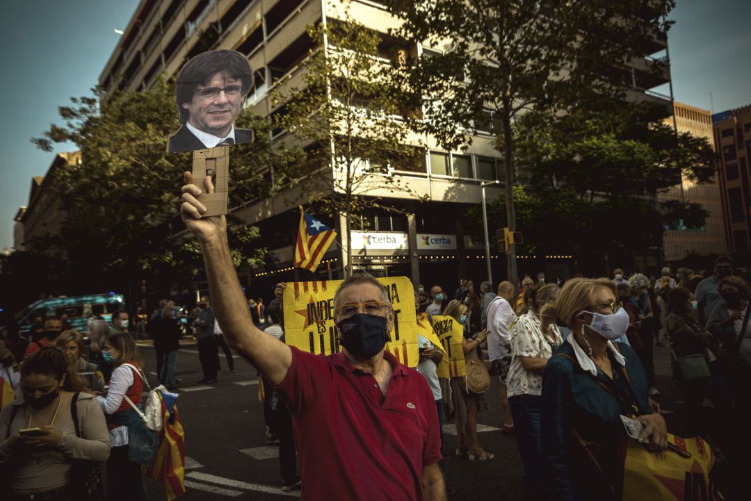 Protesta en Barcelona contra la detención de Puigdemont. Protesta en Barcelona contra la detención de Puigdemont.