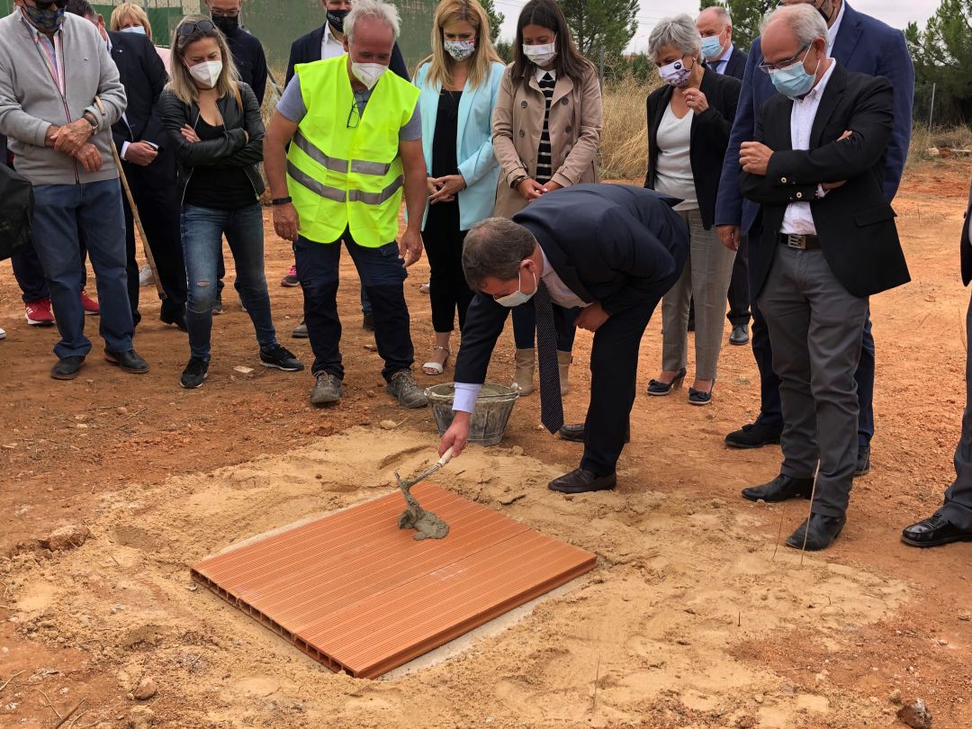 Colocada la primera piedra del Centro de Salud de Campillo de Altobuey Colocada la primera piedra del Centro de Salud de Campillo de Altobuey