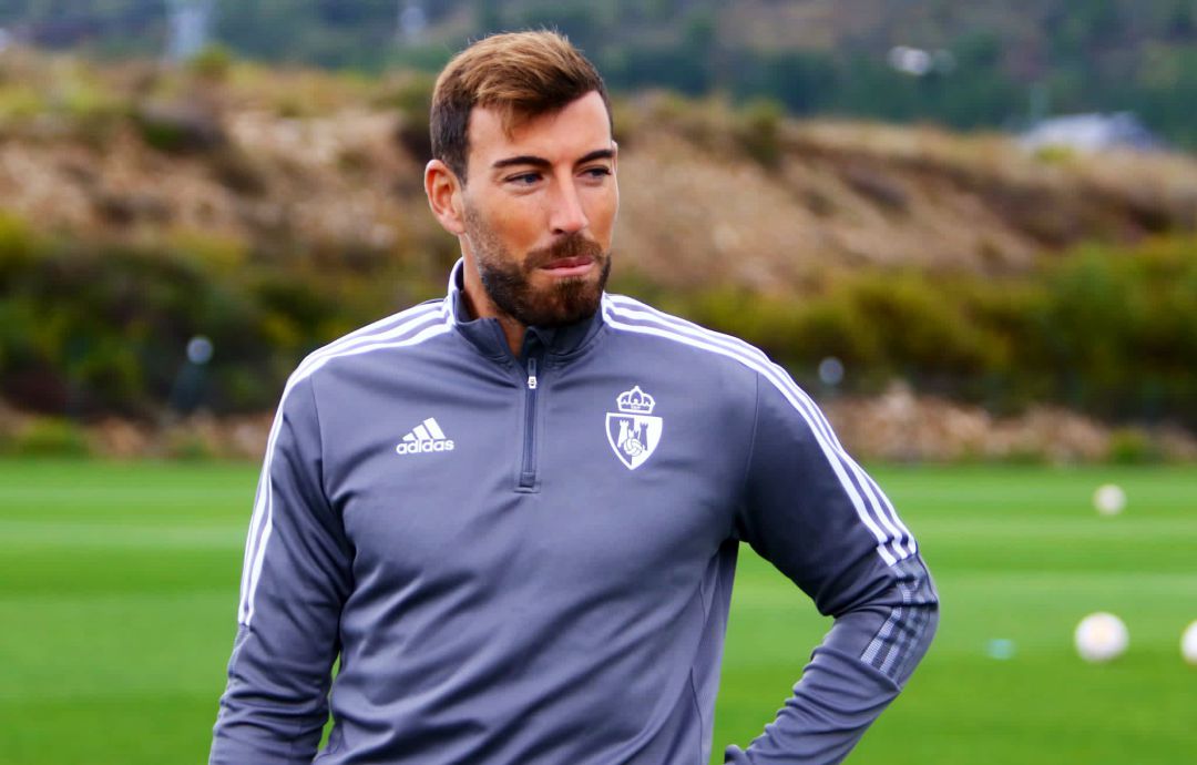 El futbolista empieza en la Ponferradina ajeno a la polémica El futbolista empieza en la Ponferradina ajeno a la polémica