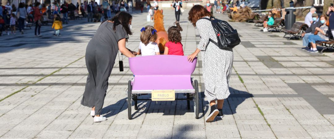 Uno de los caballitos de los jardines Méndez Núñez Uno de los caballitos de los jardines Méndez Núñez