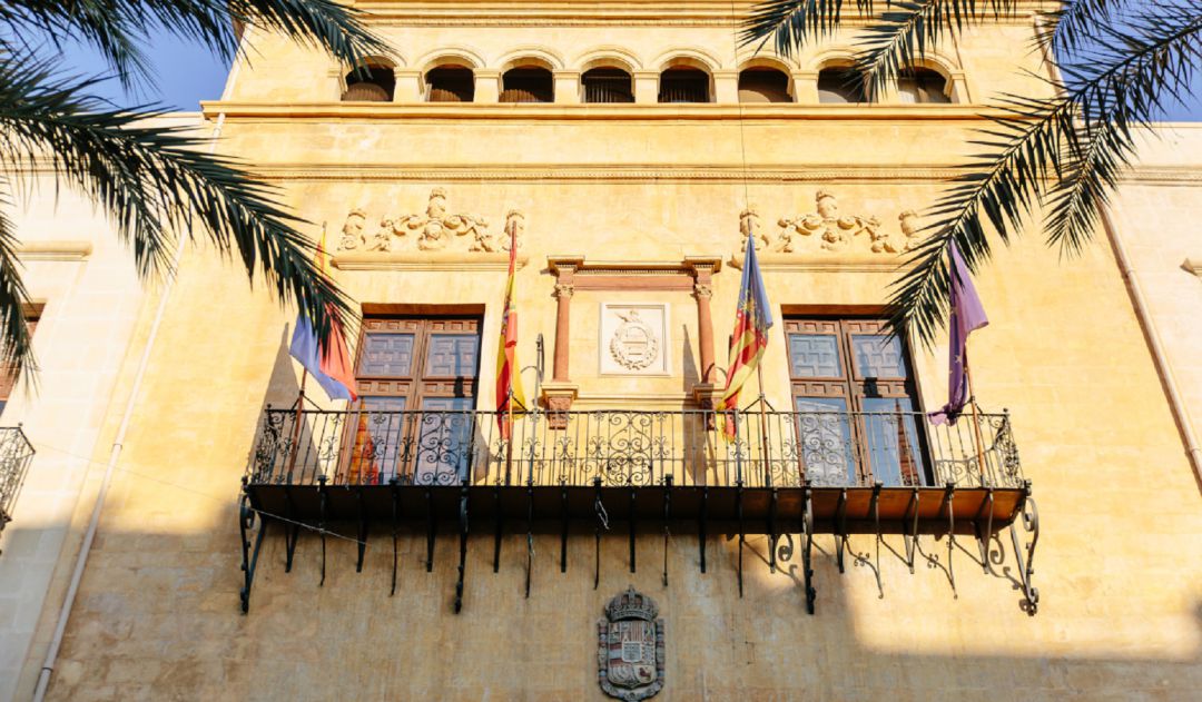 Balcón del ayuntamiento Balcón del ayuntamiento