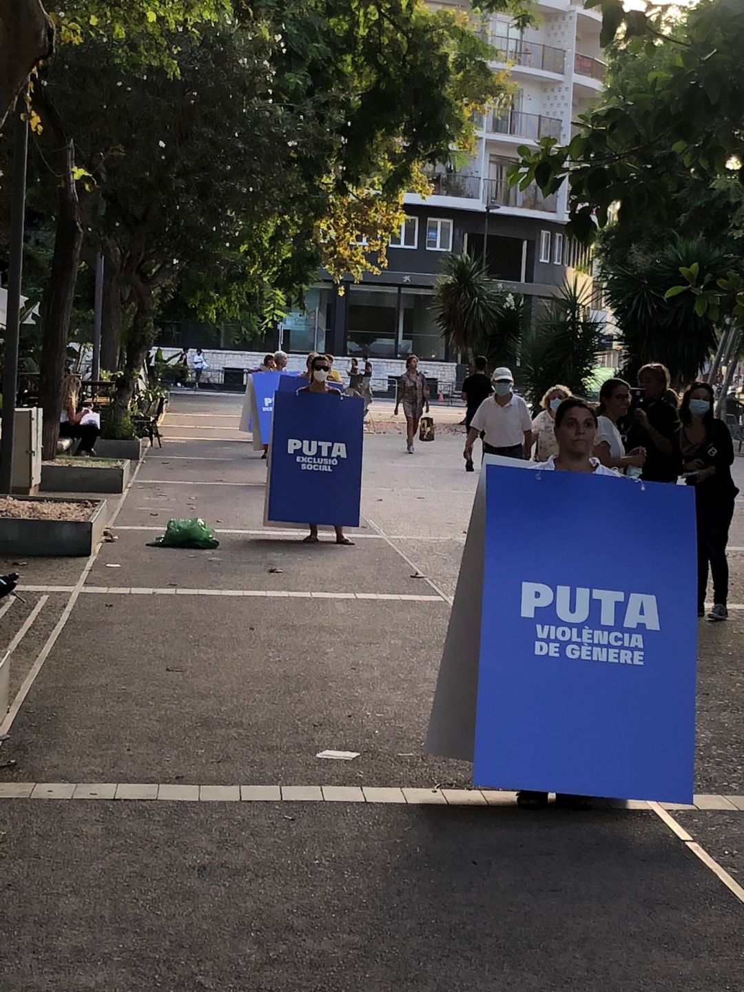 Un momento durante la perfromance en Vara de Rey Un momento durante la perfromance en Vara de Rey