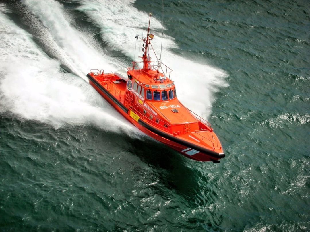 Una de las embarcaciones de Salvamento Marítimo. Una de las embarcaciones de Salvamento Marítimo.