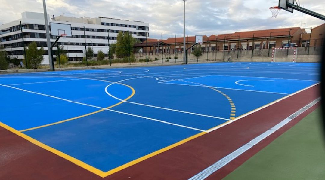 Alcobendas inaugura una pista deportiva en su barrio de nueva construcción
Alcobendas inaugura una pista deportiva en su barrio de nueva construcción