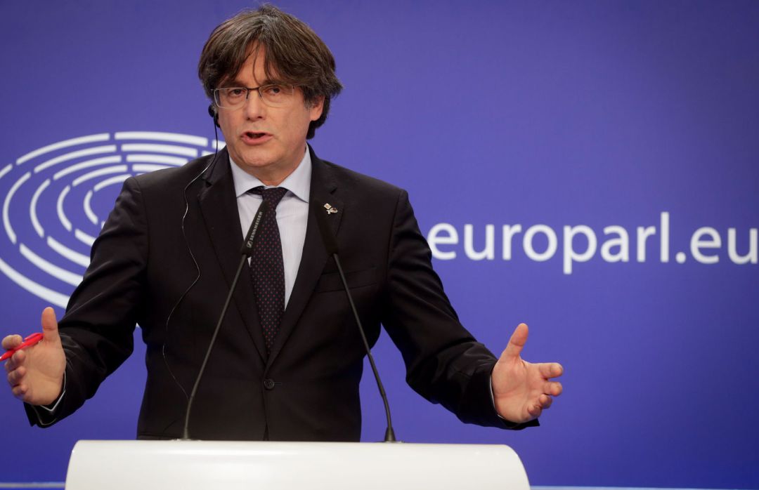 Fotografía de archivo del expresidente de Cataluña Carles Puigdemont durante una rueda de prensa en el Parlamento Europeo en Bruselas. Fotografía de archivo del expresidente de Cataluña Carles Puigdemont durante una rueda de prensa en el Parlamento Europeo en Bruselas.