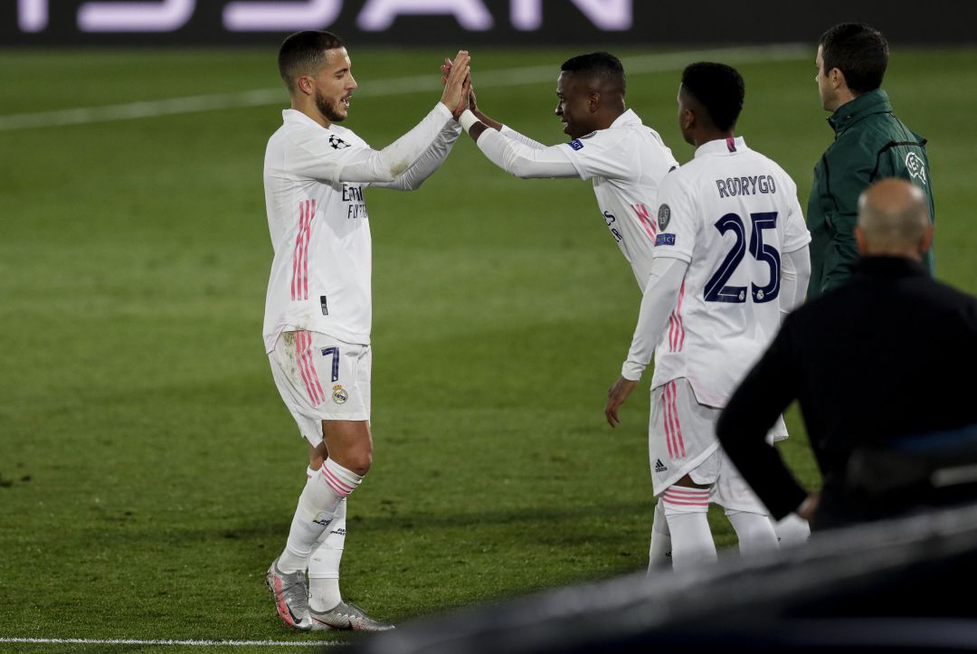 Hazard le da el relevo a Vinicius Hazard le da el relevo a Vinicius