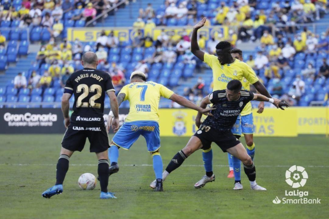La Ponferradina se vio superado por Las Palmas que sentenció en la primera parte el encuentro La Ponferradina se vio superado por Las Palmas que sentenció en la primera parte el encuentro