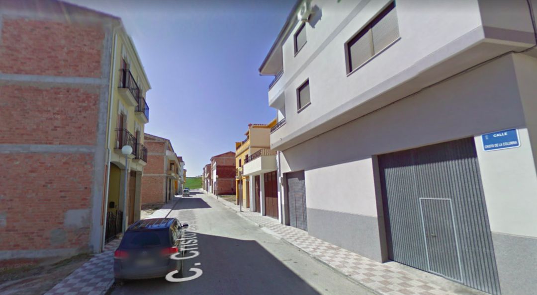 Imagen de la calle Cristo de la Columna, donde se ubica la vivienda en la que ha sucedido el incendio. Imagen de la calle Cristo de la Columna, donde se ubica la vivienda en la que ha sucedido el incendio.