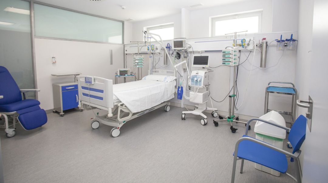 Area polivalente de críticos de un hospital. Area polivalente de críticos de un hospital.