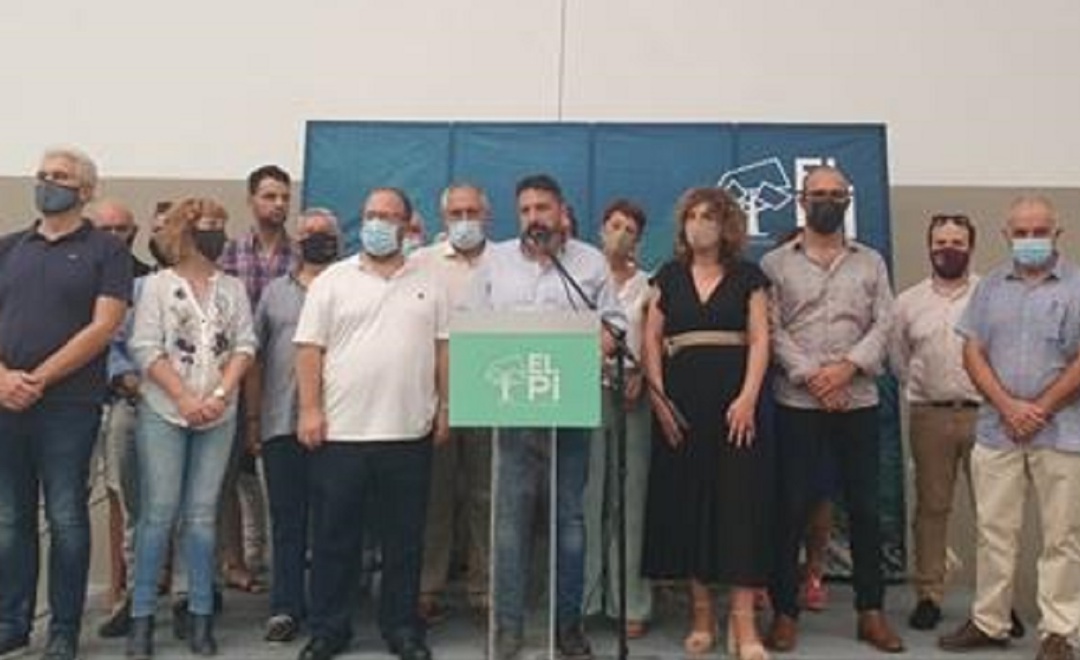 El elegido presidente de El PI en Baleares, Tolo Gili, junto a otros miembros del partido, en el V Congreso de la formación en las Islas. El elegido presidente de El PI en Baleares, Tolo Gili, junto a otros miembros del partido, en el V Congreso de la formación en las Islas.