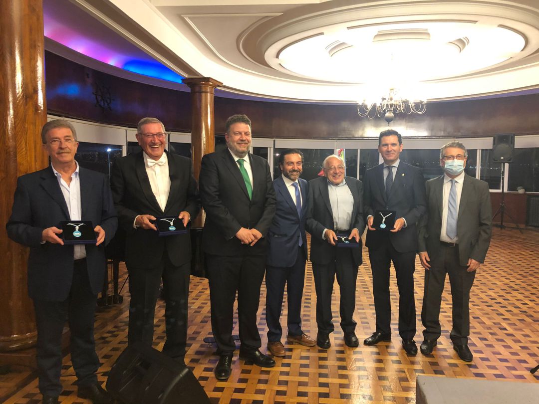 Modesto Gonzalez, Tomas Velasco, Ignacio Amoedo (Presidente de la Fundación) Jose Carlos Gimenez (Vicepresidente 1º), Cayetano Rodriguez, Carlos Borras y Jesús Sainz (Vicepresidente 2º) Modesto Gonzalez, Tomas Velasco, Ignacio Amoedo (Presidente de la Fundación) Jose Carlos Gimenez (Vicepresidente 1º), Cayetano Rodriguez, Carlos Borras y Jesús Sainz (Vicepresidente 2º)