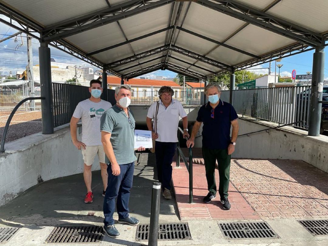 Salvador Fuentes, junto a representantes vecinales Salvador Fuentes, junto a representantes vecinales
