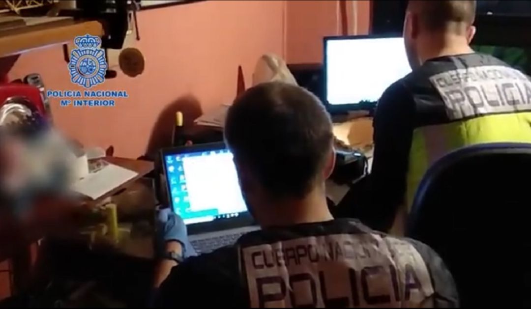 Un detenido en Murcia en una operación contra la pornografía infantil que arrancó con una denuncia de Twitter Un detenido en Murcia en una operación contra la pornografía infantil que arrancó con una denuncia de Twitter