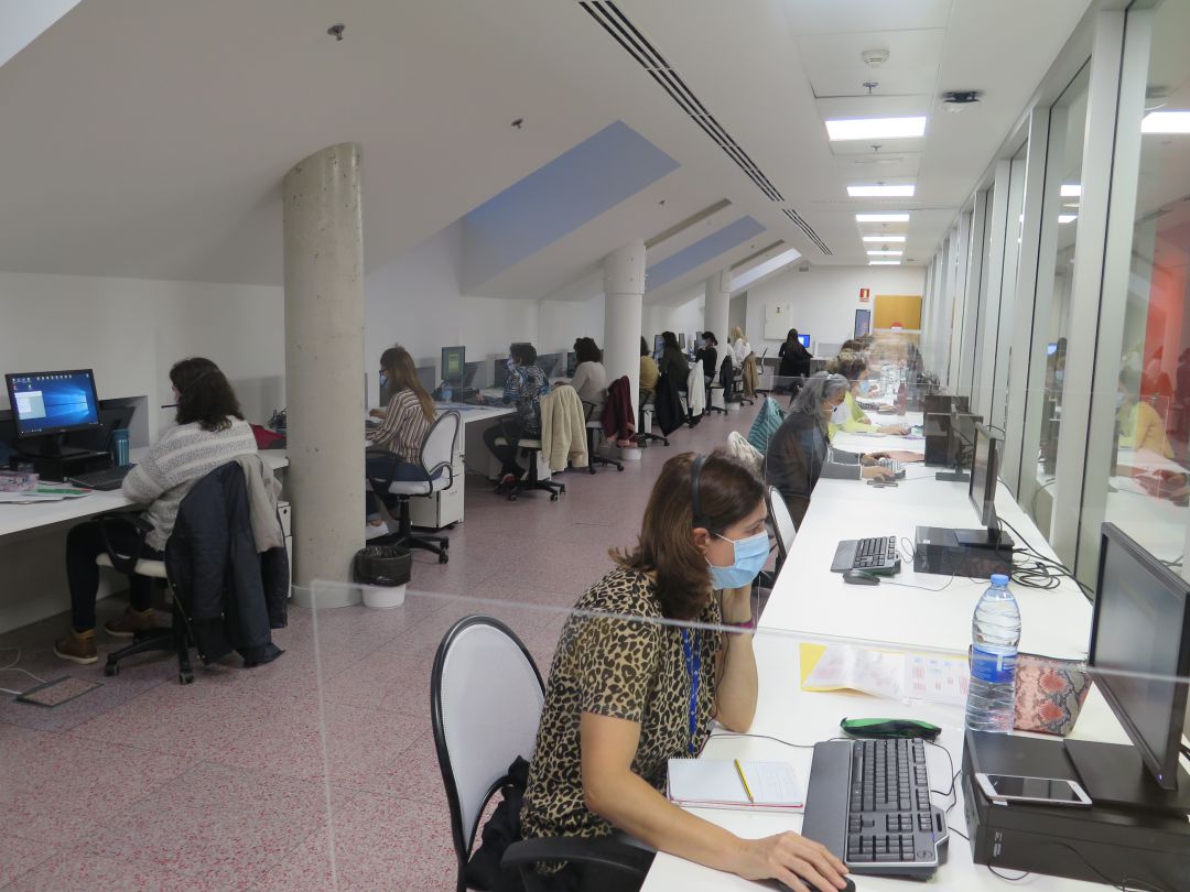 Operadores atendiendo llamadas de los centros de salud, el pasado mes de noviembre Operadores atendiendo llamadas de los centros de salud, el pasado mes de noviembre