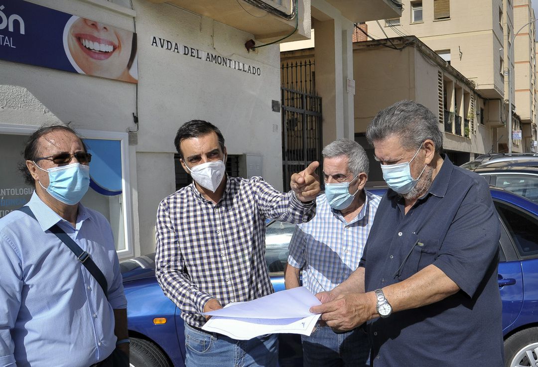 El delegado municipal de Urbanismo durante una visita a Icovesa El delegado municipal de Urbanismo durante una visita a Icovesa